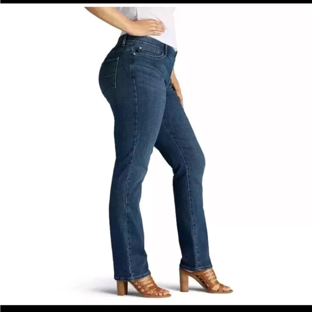 NWT! Lee Plus Size Straight Leg Blue Jeans Women's 30W Flex Motion Regular Fit - Picture 2 of 11